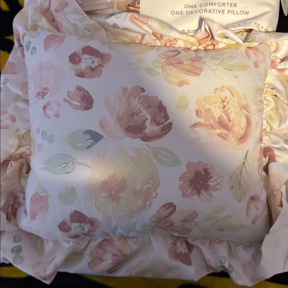 Floral Comforter Set - Cream and Pink - Picture 5 of 7